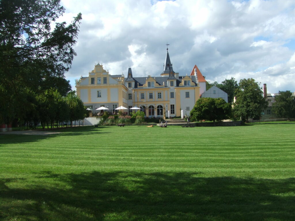 Foto: Schloss und Gut Liebenberg;Schloss und Gut Liebenberg
