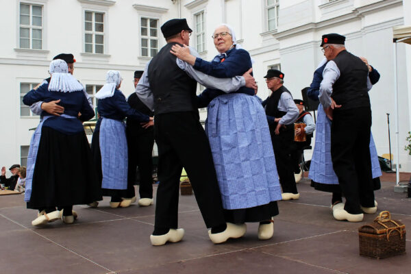 Holzschuhtanz beim Orangefest, Foto: Urte Voigt, Lizenz: TKO gGmbH