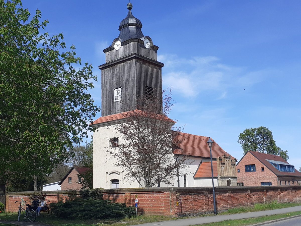 Dorfkirche Basdorf, Foto: Marlies Losansky, Lizenz: Tourismusverein Naturpark Barnim e. V.