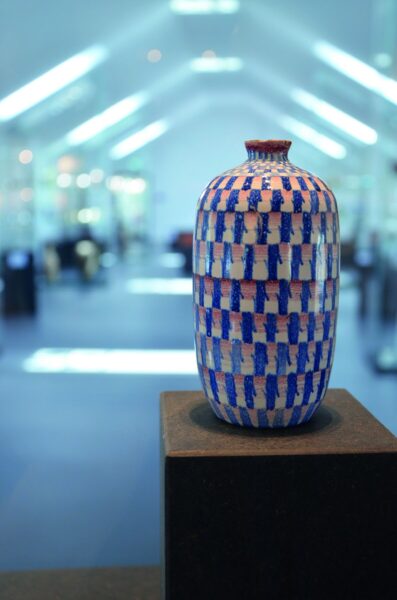 HBs Weltausstellungsvase , Foto: Ofen- und Keramikmuseen Velten, Lizenz: Ofen- und Keramikmuseen