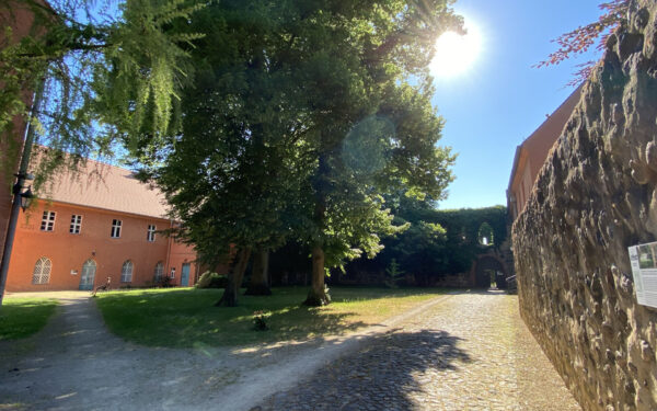 Innenhof des Klosters, Foto: Elisabeth Kluge, Lizenz: Tourist-Information Zehdenick