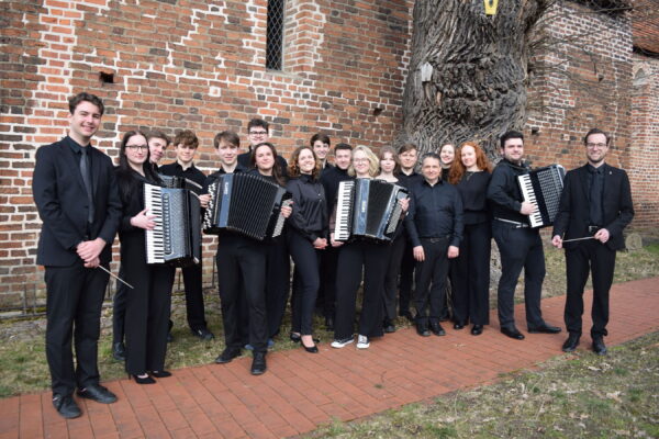 Das Ensemble besteht seit 1997 und trifft sich regelmäßig für gemeinsame Proben., Foto: LandesJugendAkkordeonOrchester Brandenburg