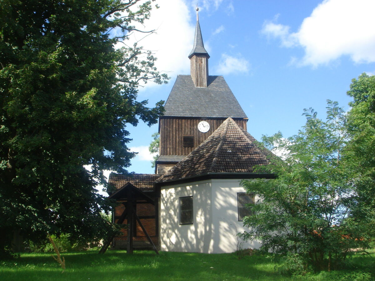 Evangelische Dorfkirche Wandlitz, Foto: Sieglinde Thürling, Lizenz: Tourismusverein Naturpark Barnim e. V.