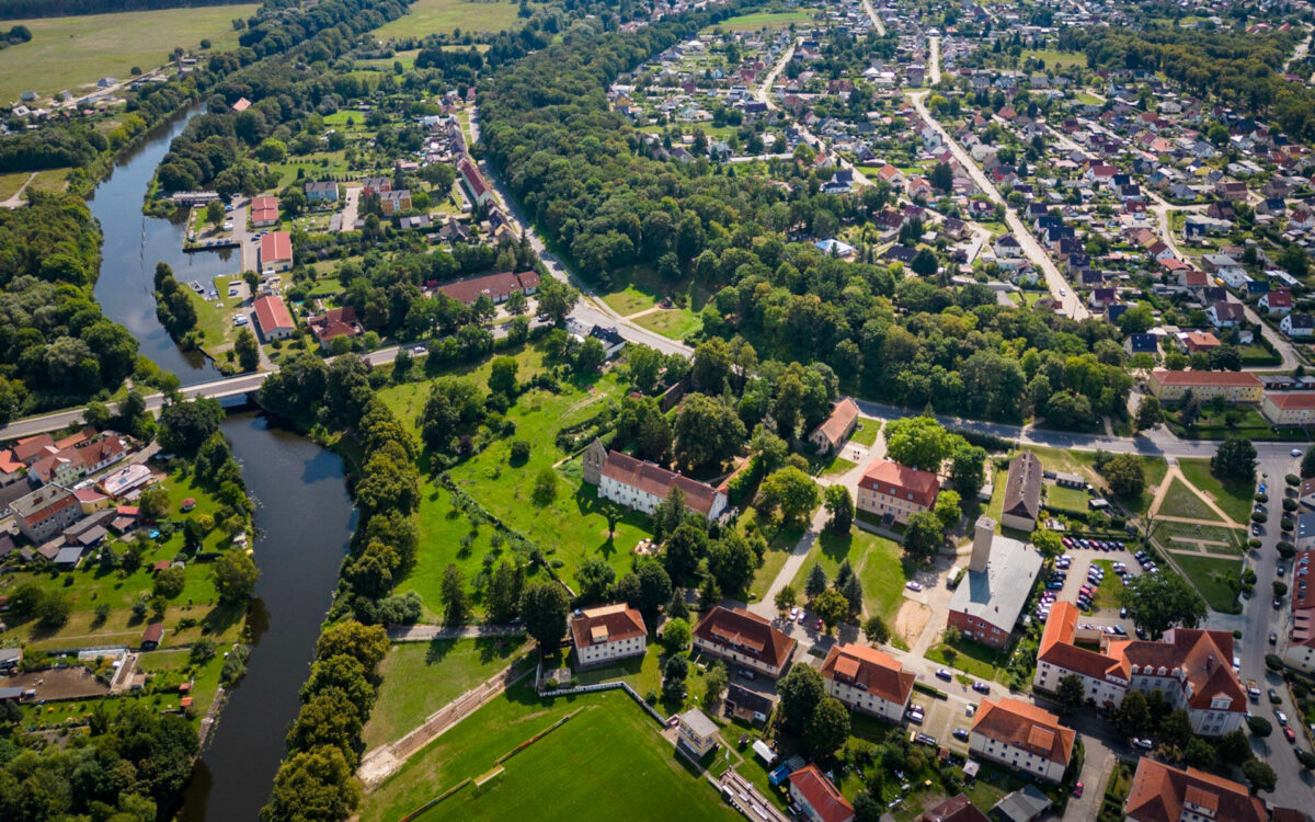 Zehdenicker Innenstadt mit Sportplatz , Foto: André Wirsig, Lizenz: REGiO-Nord mbH