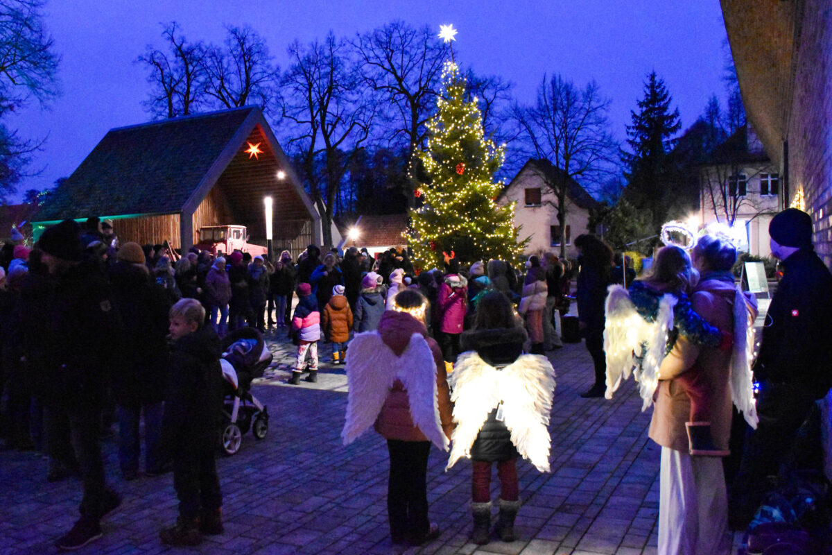 Lebendiger Adventskalender, Foto: Jeannine Schneider, Lizenz: Gemeinde Wandlitz